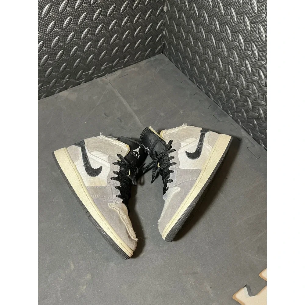 Jordan 1‎ Mid SE Craft Inside Out Tech Grey Youth 4.5Y Grey White FD9091-002